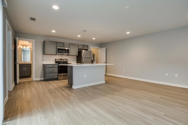 Foto del edificio - 5311 Lemmon Ave