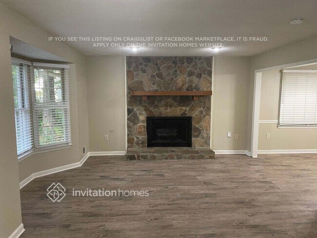 Building Photo - 3970 Evelyn Dr