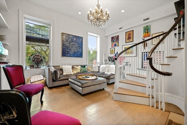 Foto del edificio - 129 Beacon St