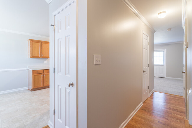 Building Photo - Adorable Clayton Town home For Rent