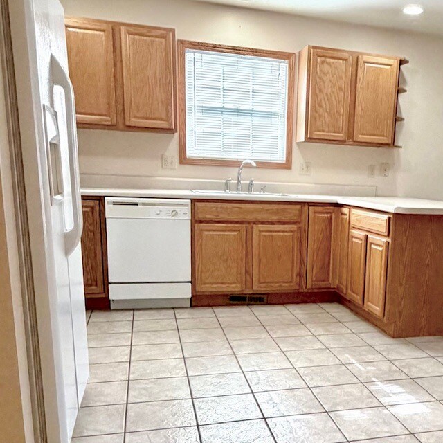 Foto del edificio - 1005 Waters Edge Rd