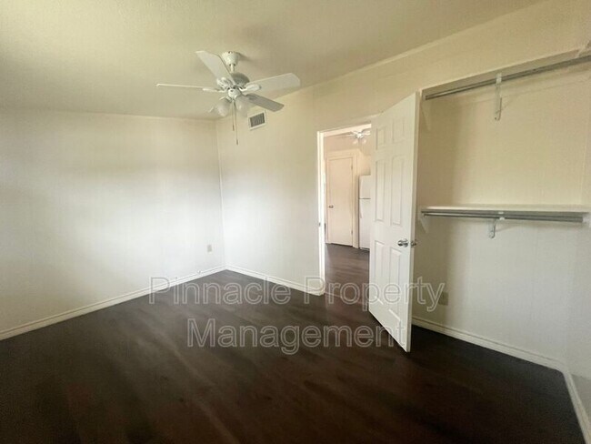 Building Photo - 2113 S Hill