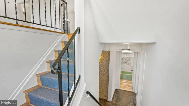 Foto del edificio - 4223 Lees Corner Rd