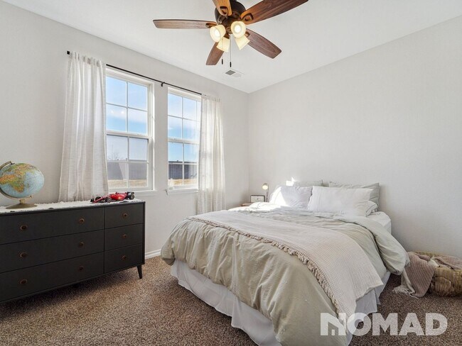 Building Photo - **Charming 2 Bedroom, 2 Bathroom Condomini...