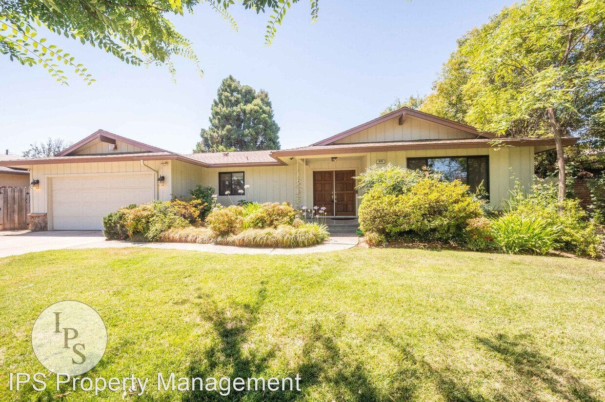 3 br, 2 bath House 675 W Palo Alto Ave House Rental in Fresno, CA