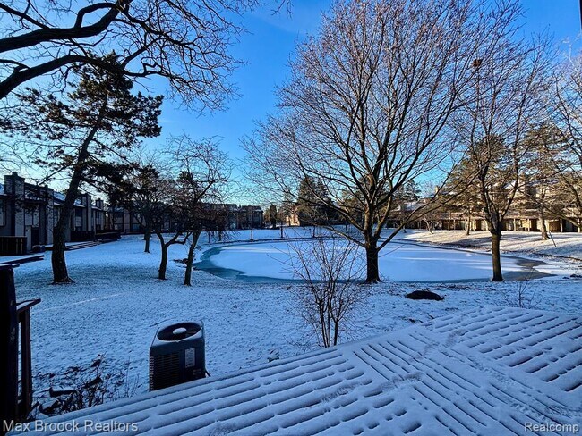 Foto del edificio - 5238 Brett Ct