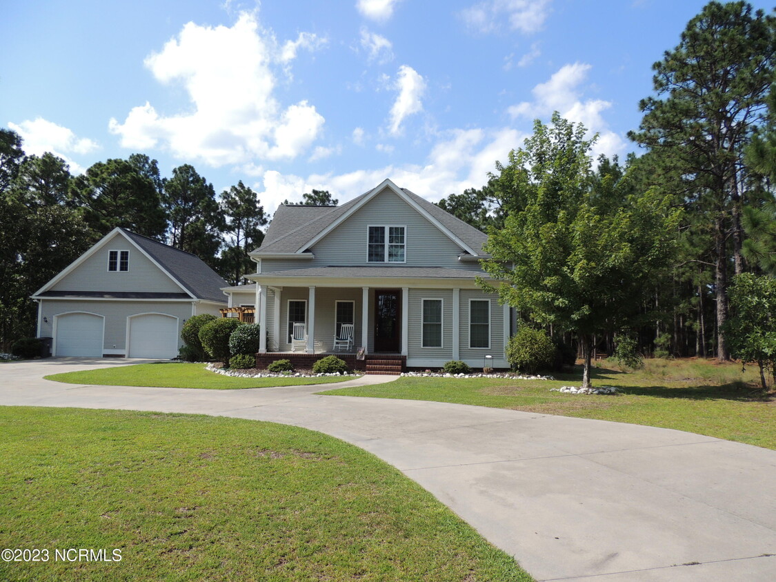 Primary Photo - 357 Longleaf Dr