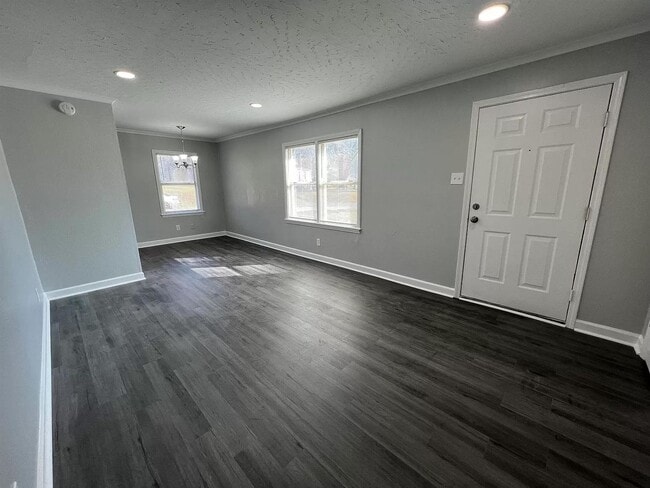 Building Photo - Cozy Updated 3 Bedroom in Quiet Neighborhood!