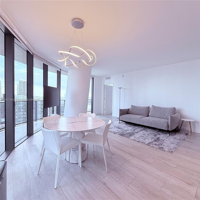 Foto del edificio - 55 SW 9th St