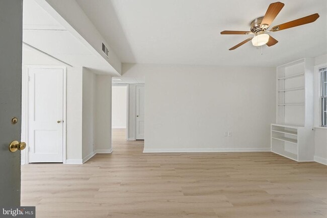 Foto del edificio - 6605 Potomac Ave