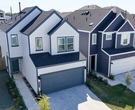 Building Photo - 3022 La Latina Dr