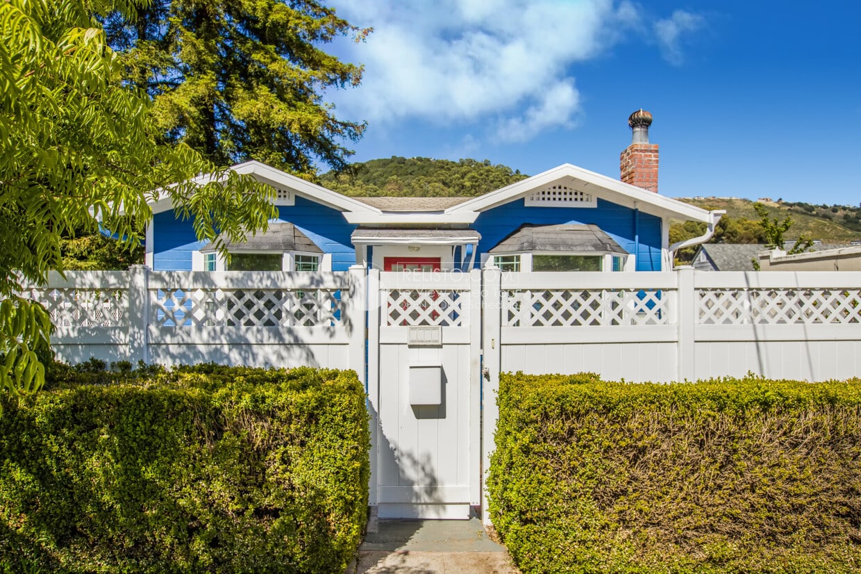 6370 Hillmont Dr, Oakland, CA 94605 House Rental in Oakland, CA