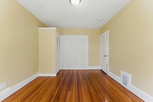 Foto del edificio - 17 Hillsboro St