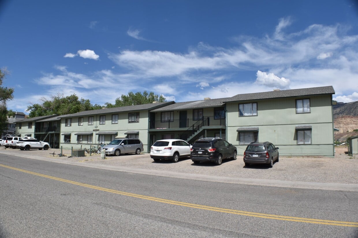 Building Photo - 939-951 Iowa Ave