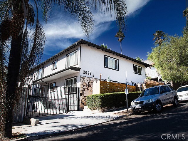 Primary Photo - 2027 Vista Del Mar Ave