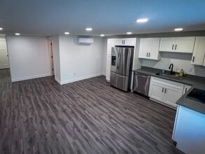 Building Photo - 8848 Daisy View Ln