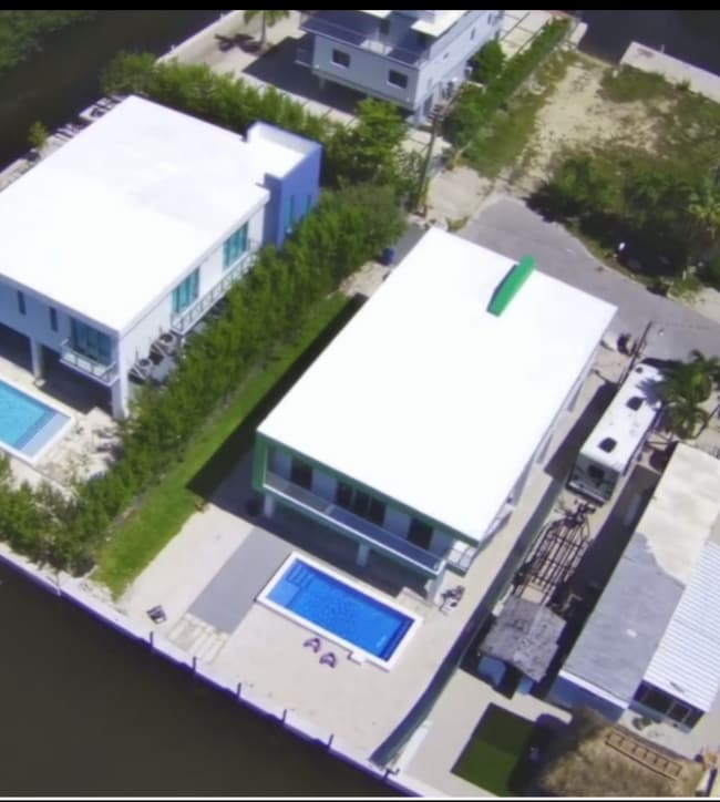 Foto del edificio - 468 Bahia Honda Rd