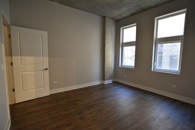 Foto del edificio - 3833 N Broadway