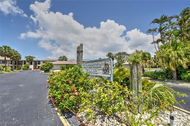 Building Photo - 12498 Riverside Dr