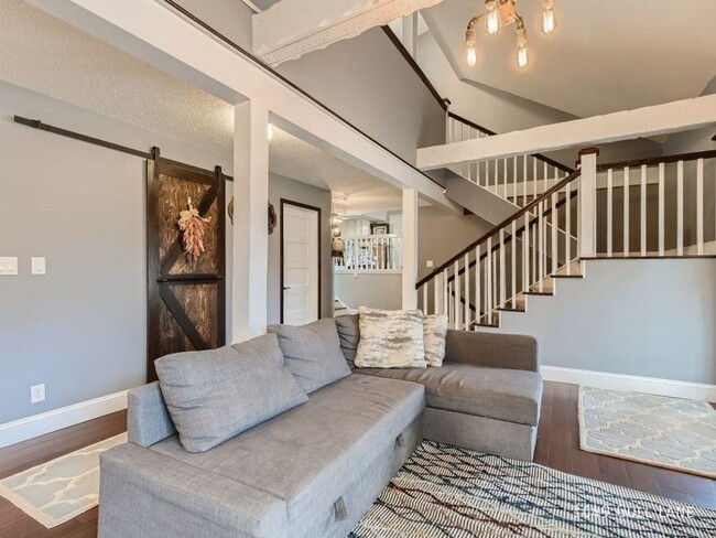Building Photo - 4br 4ba 2cg ~ Security Deposit Free Altern...