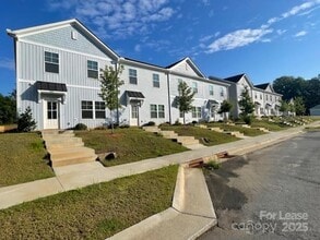 Building Photo - 108 Dogwood Vlg Trl
