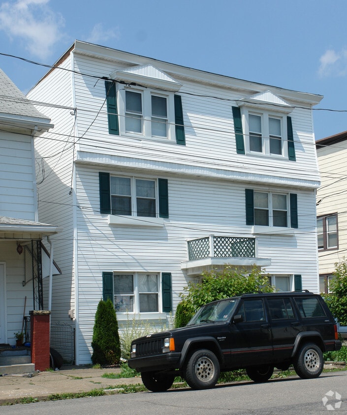 Building Photo - 221-223 E 2nd St