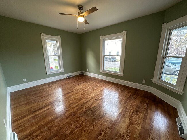 Foto del edificio - 824 Fifth NW