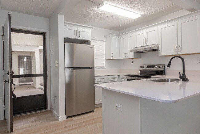 Foto del edificio - 100 E Kentucky Ave