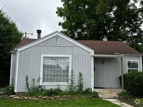 Building Photo - 1215 E Belmont St