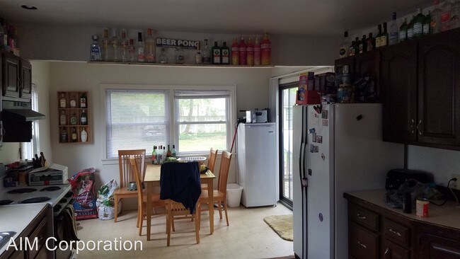 Building Photo - 4 br, 2 bath House - 3040 W Michigan Ave