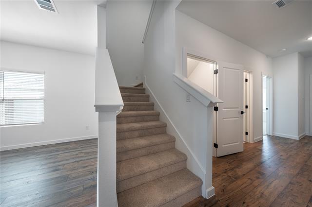 Building Photo - 2217 Maple Cir