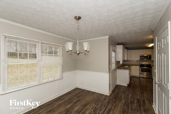 Building Photo - 594 Picketts Ridge