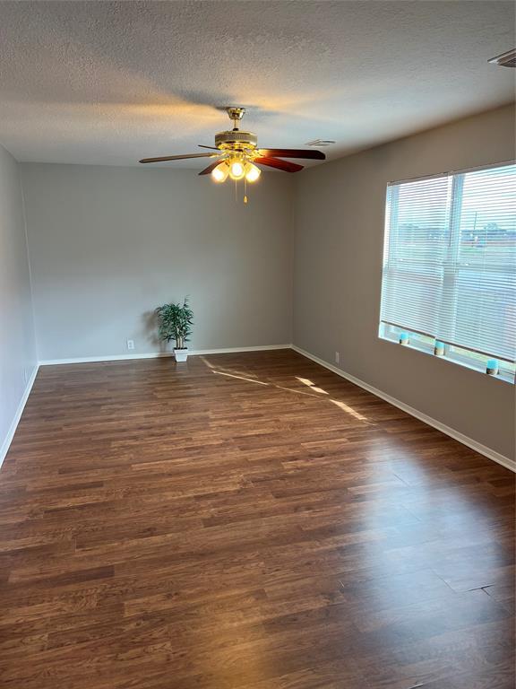 Foto del edificio - 3415 Becker Glen St