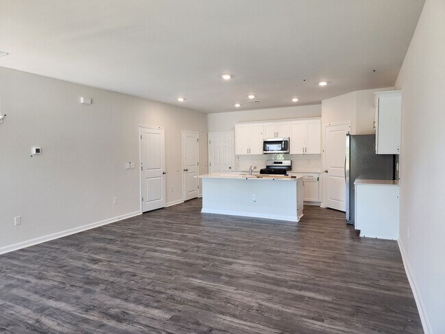 Building Photo - Brand New Beautiful Townhouse for Rent (We...