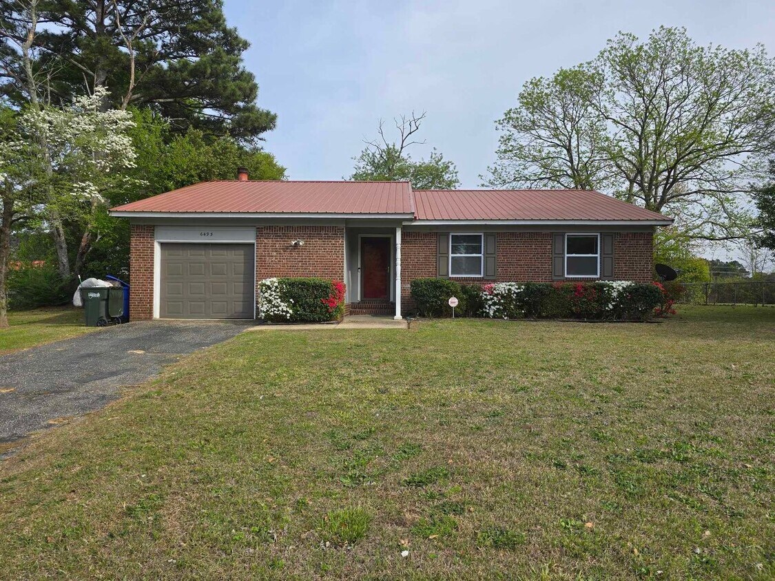 Primary Photo - 3 bedroom home in Jack Britt!