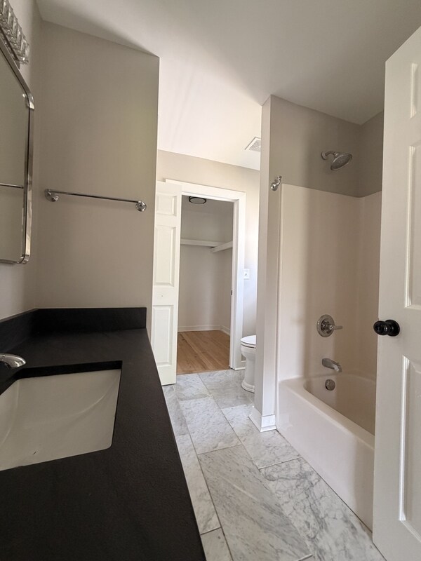 Building Photo - 16823 Stahelin Ave