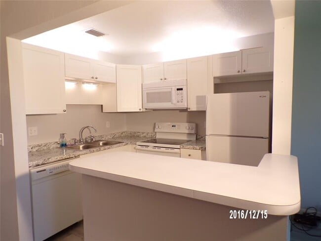 Foto del edificio - 106 Spring Lake Ct