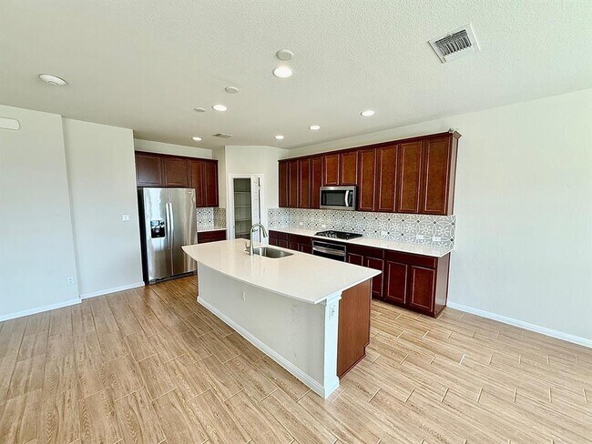 Building Photo - 15907 Windroot St