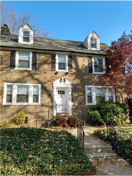 Primary Photo - 705 Longshore Ave