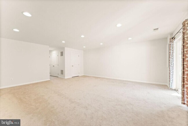 Building Photo - 41715 McMonagle Square