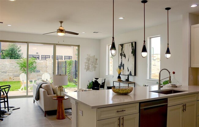 Foto del edificio - 300 Tesla Cir