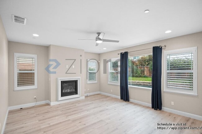 Building Photo - 1726 Hummingbird Way