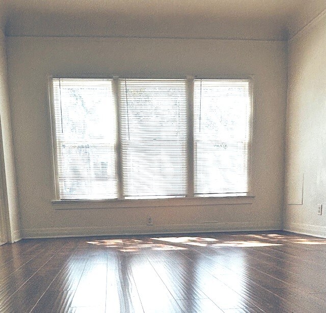 Foto del edificio - 5987 Franklin Ave