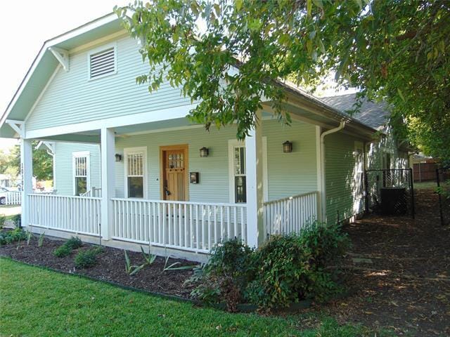Building Photo - 10306 Country Club Dr