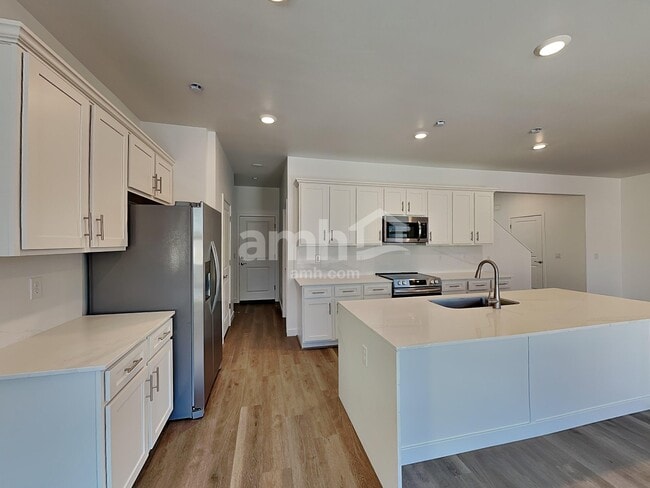 Building Photo - 7340 S Avenida Obelo