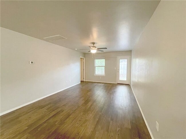Building Photo - 2117 Buena Vida Ln
