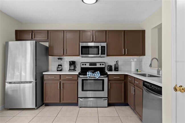 Foto del edificio - 2116 Cypress Bay Blvd