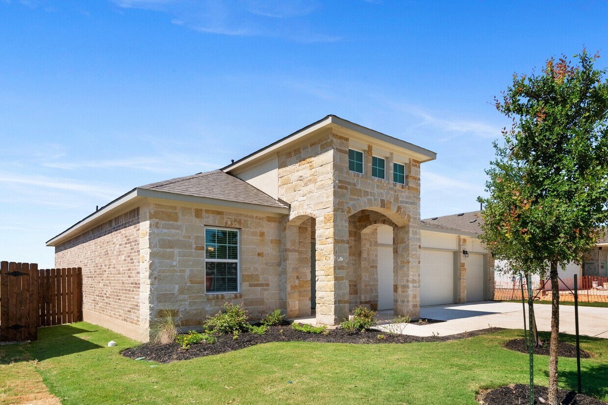 Foto principal - Recent Construction home in Lively Ranch -...