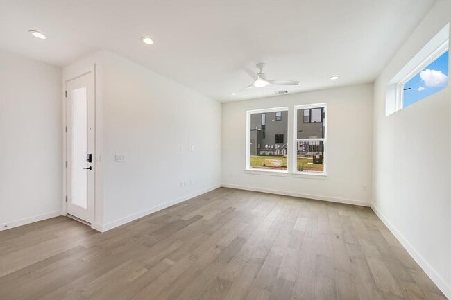 Building Photo - 2211 E M. Franklin Ave