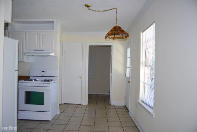 Building Photo - 3 br, 2 bath House - 100 Ralph Dr